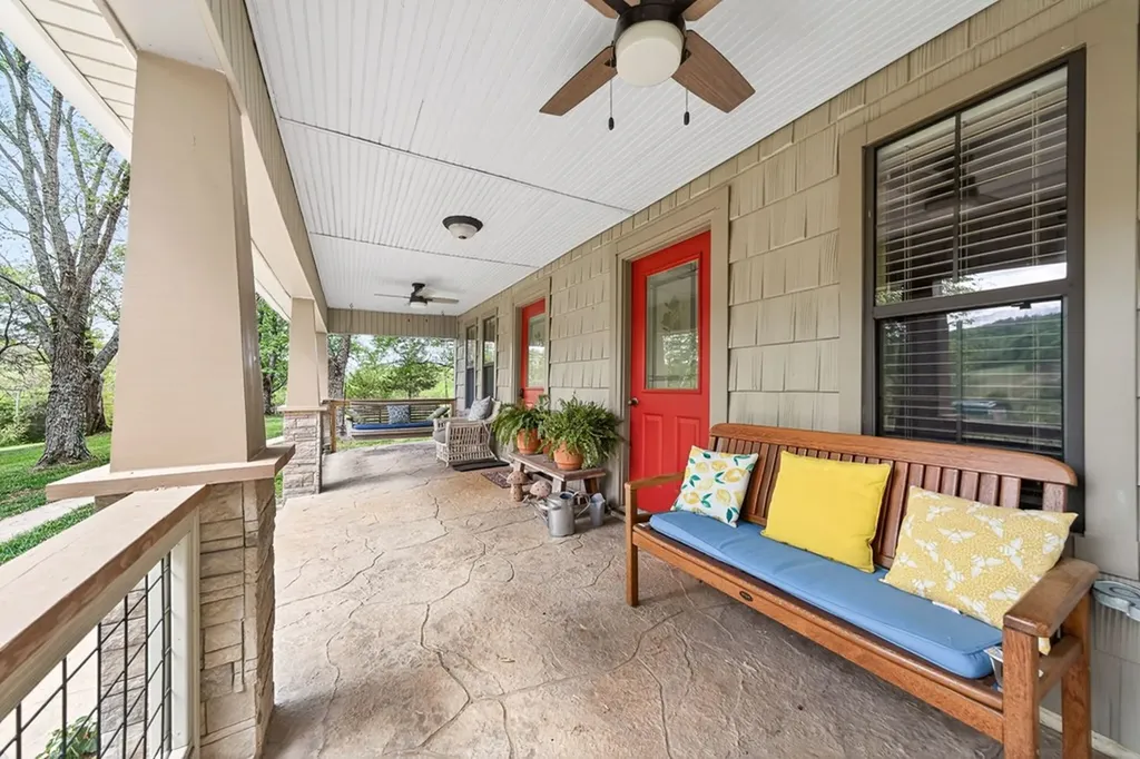 7400 Franks Ferry Road Walling TN 38587
