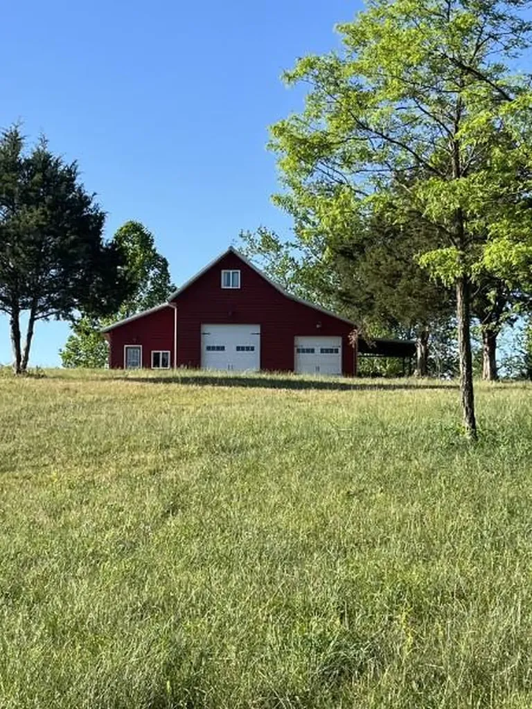7400 Franks Ferry Road Walling TN 38587