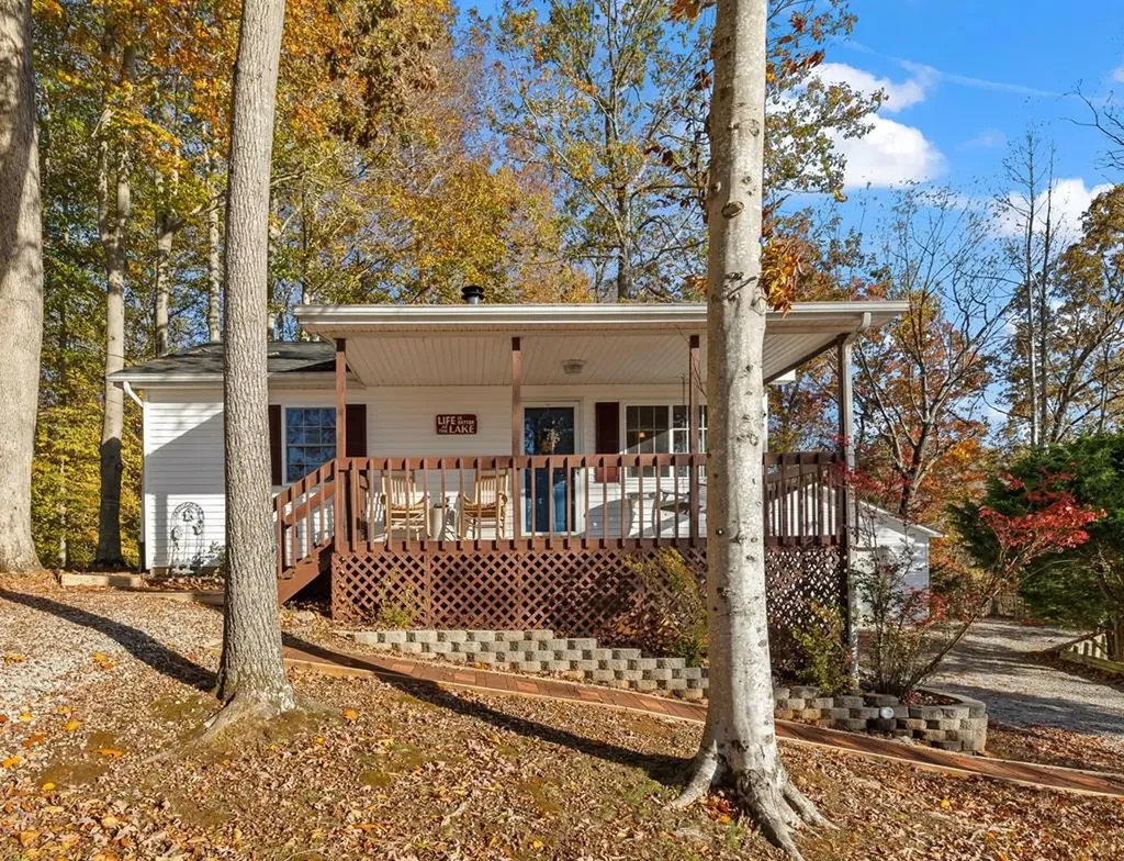 107 Lakeview Spur Byrdstown TN 38549