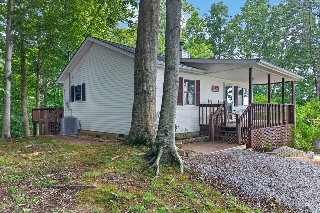 107 Lakeview Spur Byrdstown TN 38549