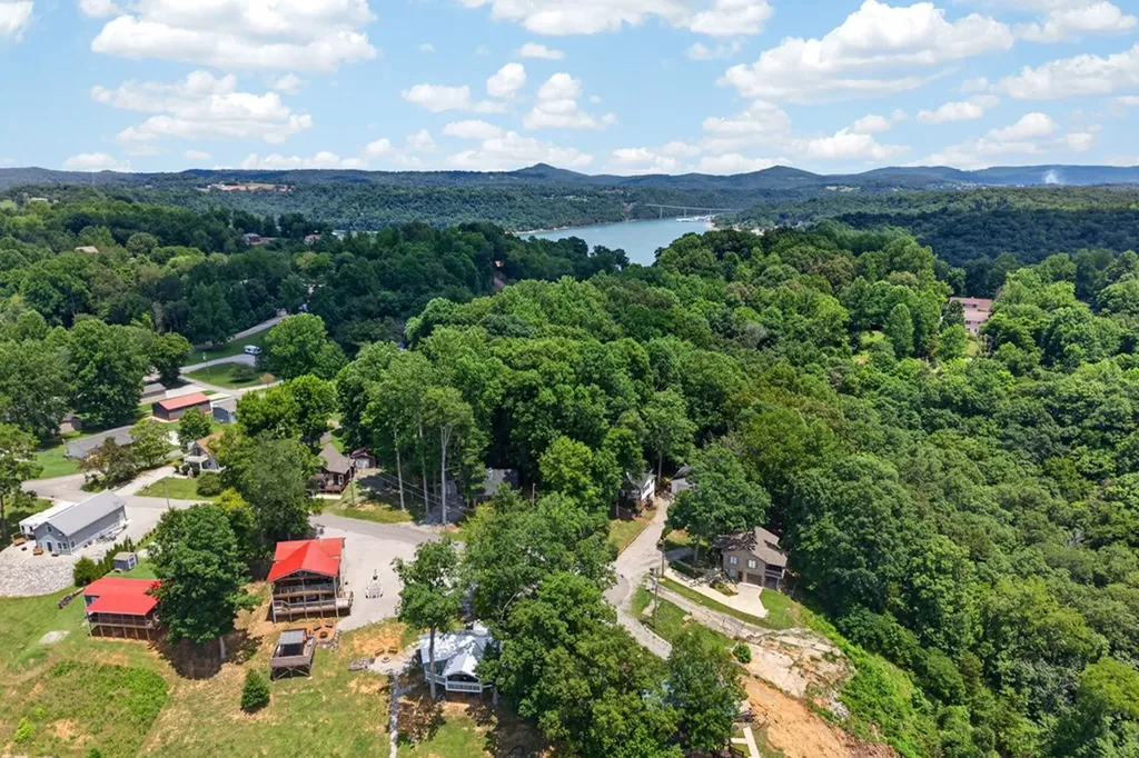 107 Lakeview Spur Byrdstown TN 38549