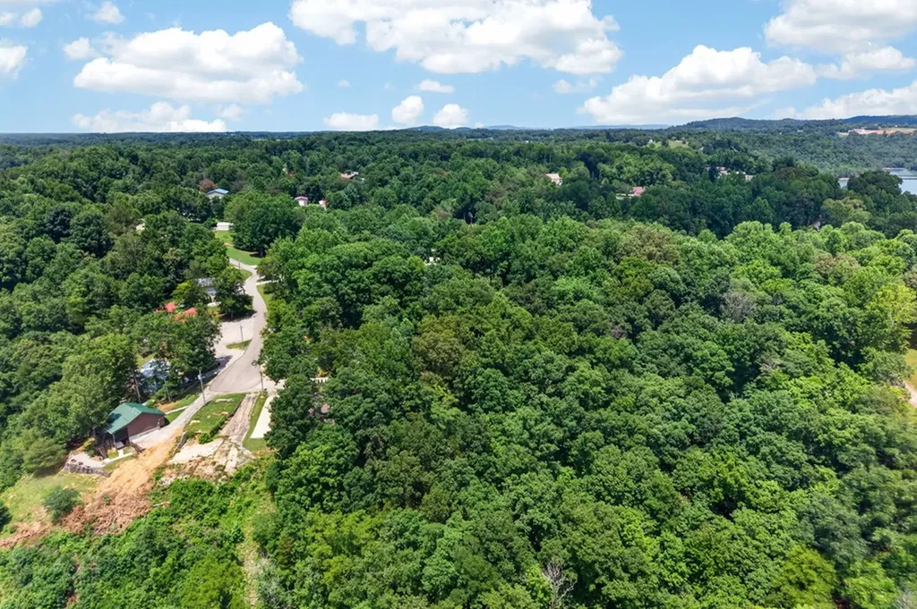 107 Lakeview Spur Byrdstown TN 38549