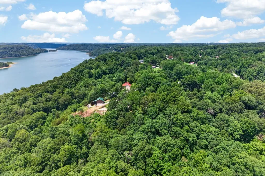 107 Lakeview Spur Byrdstown TN 38549