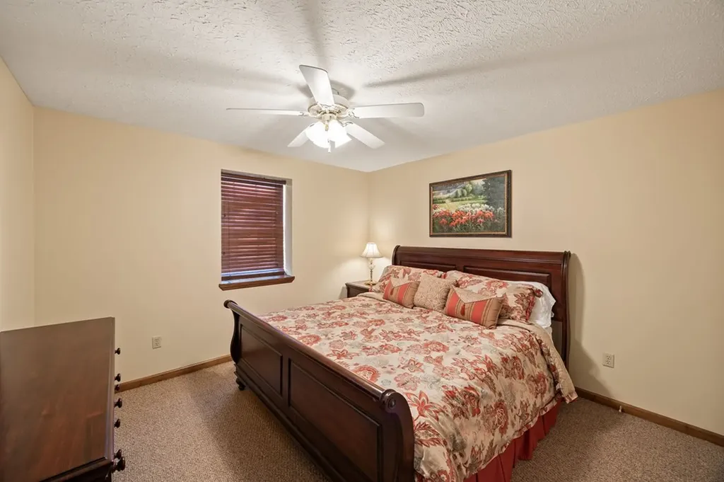 107 Lakeview Spur Byrdstown TN 38549