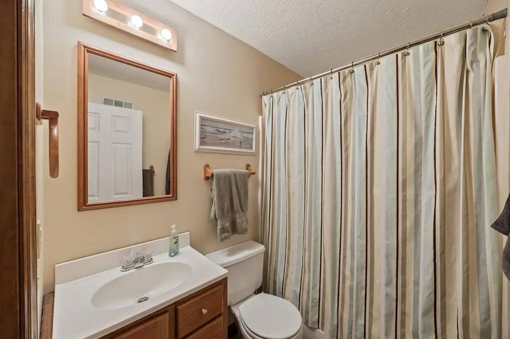 107 Lakeview Spur Byrdstown TN 38549