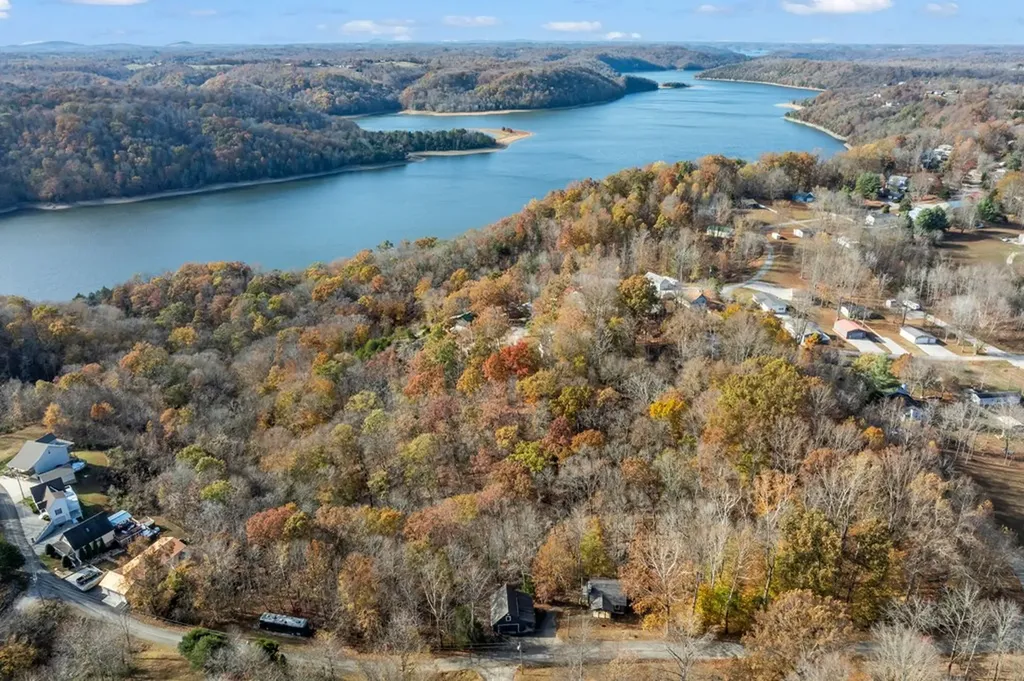 107 Lakeview Spur Byrdstown TN 38549
