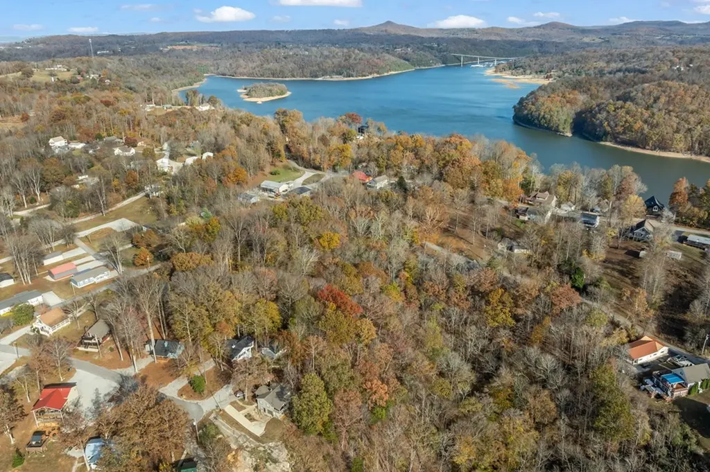 107 Lakeview Spur Byrdstown TN 38549