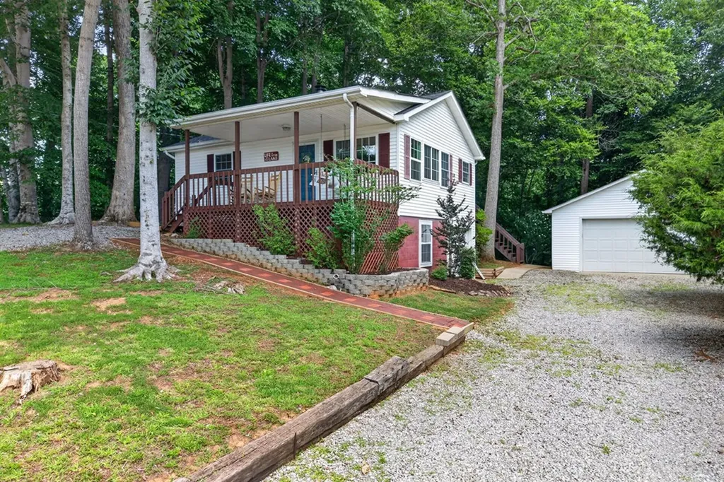 107 Lakeview Spur Byrdstown TN 38549