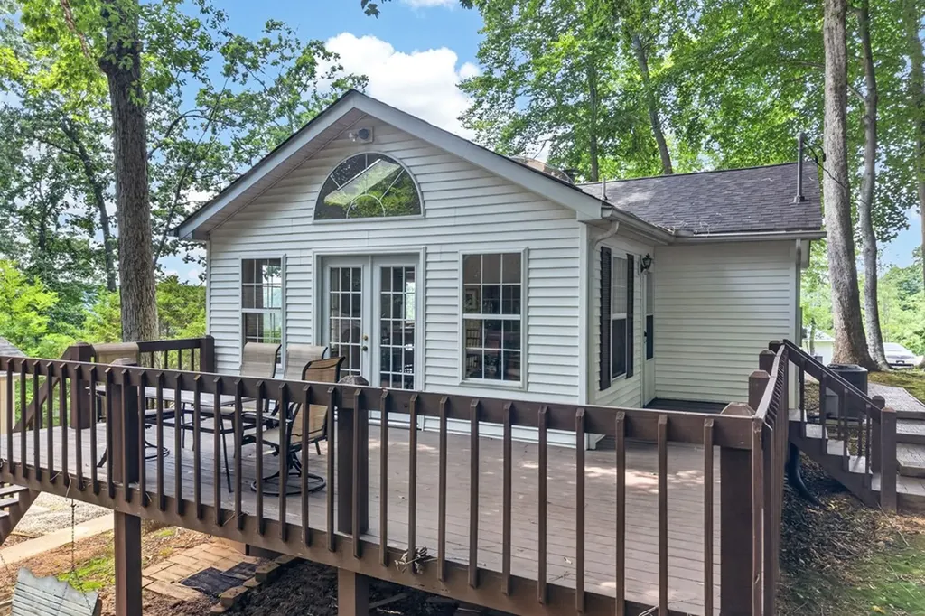 107 Lakeview Spur Byrdstown TN 38549
