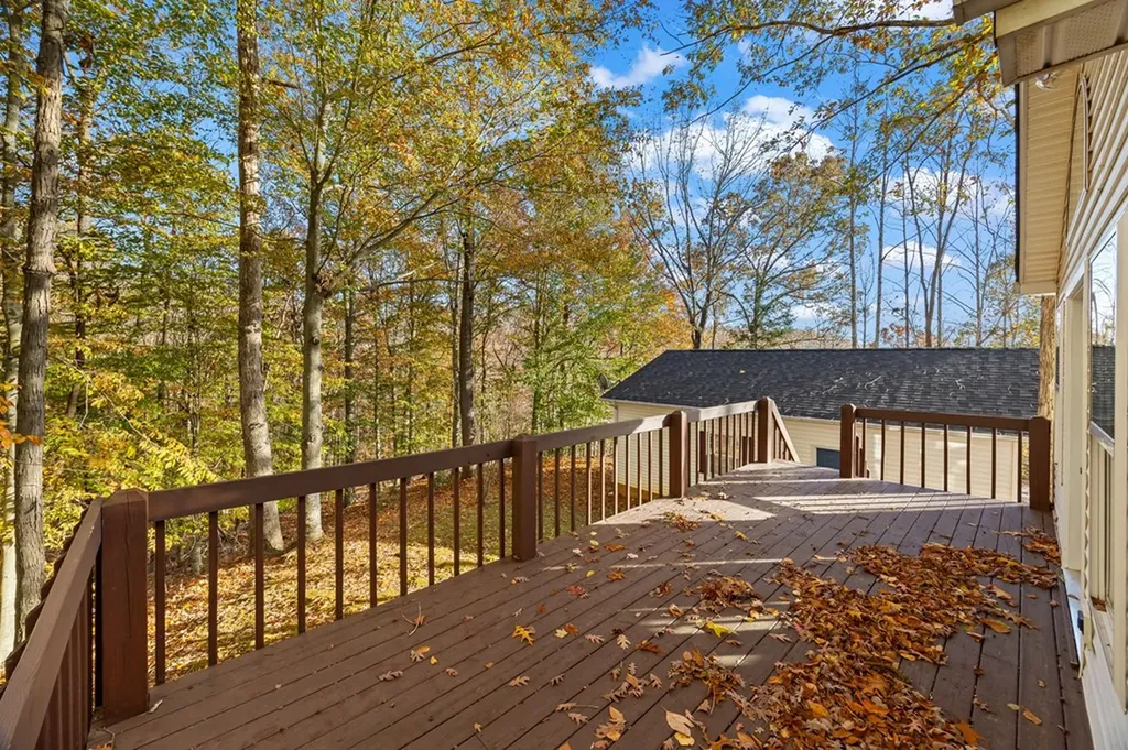 107 Lakeview Spur Byrdstown TN 38549