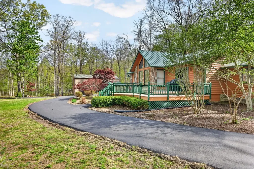 1535 E Overlook Monterey TN 38574