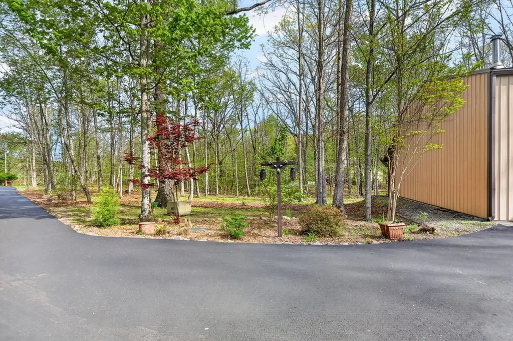 1535 E Overlook Monterey TN 38574