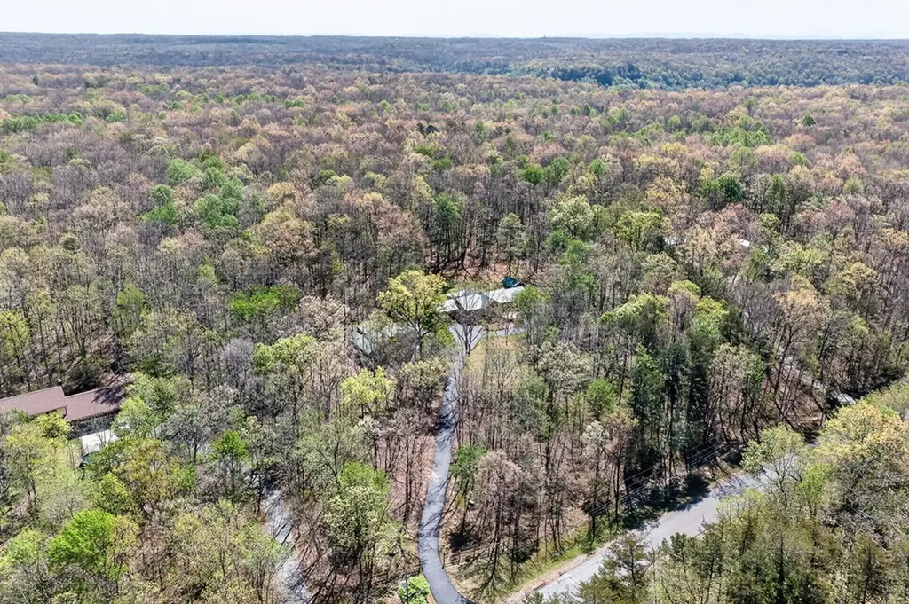 1535 E Overlook Monterey TN 38574