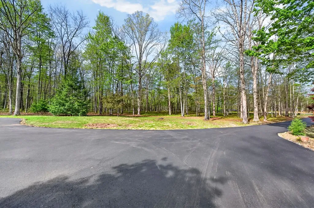 1535 E Overlook Monterey TN 38574