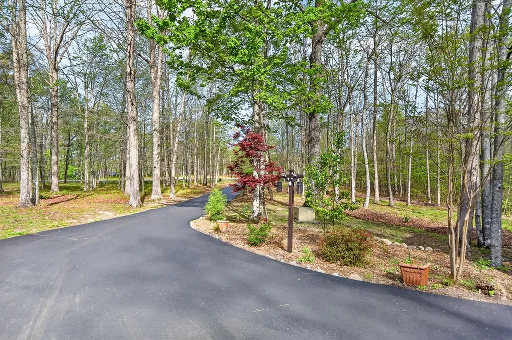 1535 E Overlook Monterey TN 38574