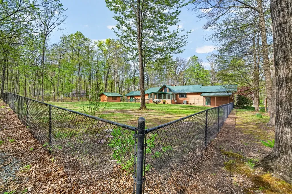 1535 E Overlook Monterey TN 38574