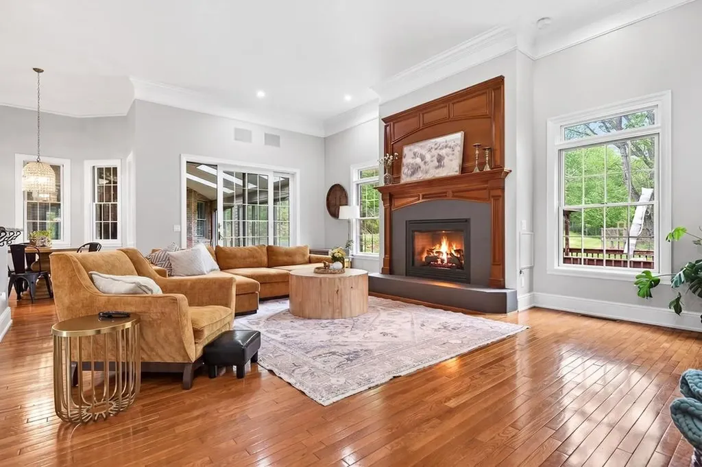 360 Long Hollow Lane Gainesboro TN 38562