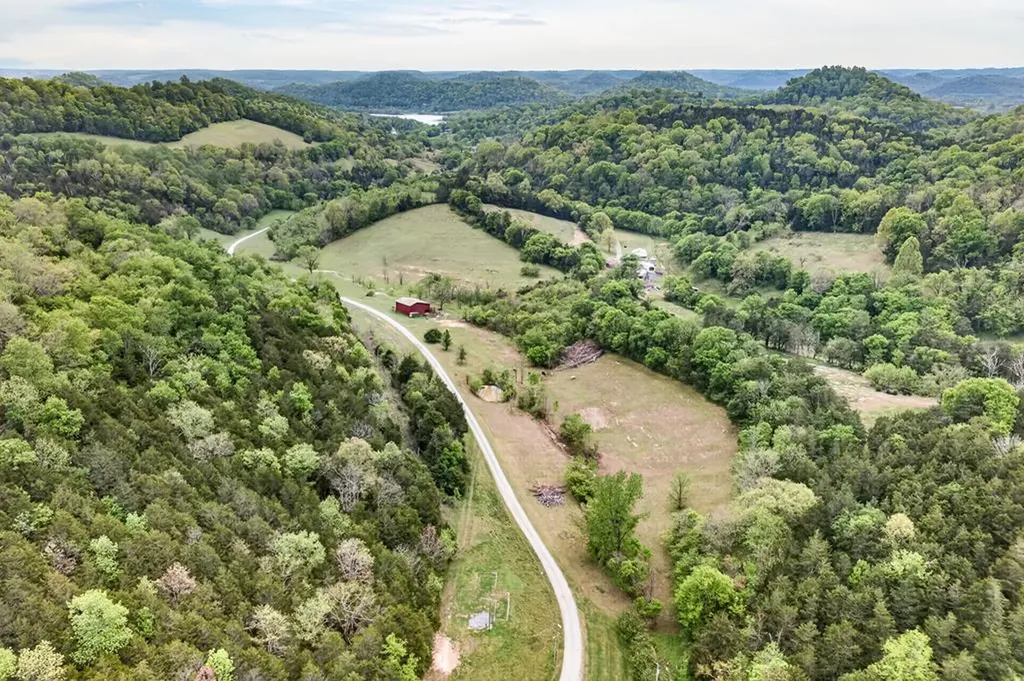 360 Long Hollow Lane Gainesboro TN 38562