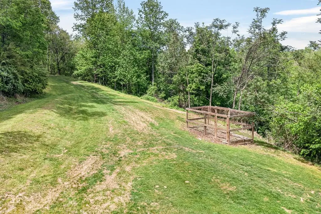 360 Long Hollow Lane Gainesboro TN 38562