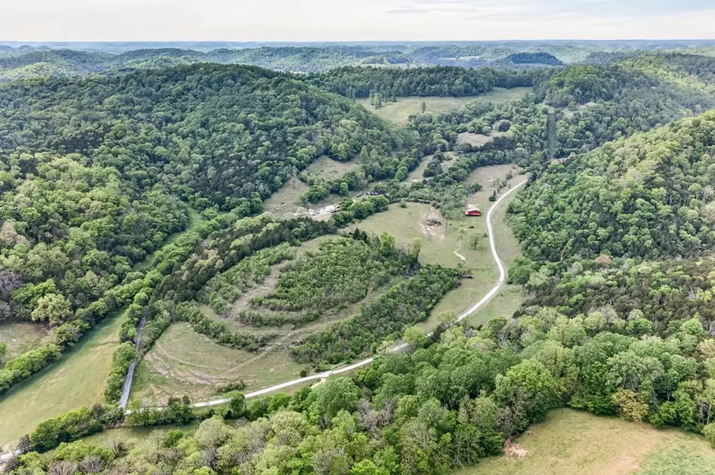 360 Long Hollow Lane Gainesboro TN 38562
