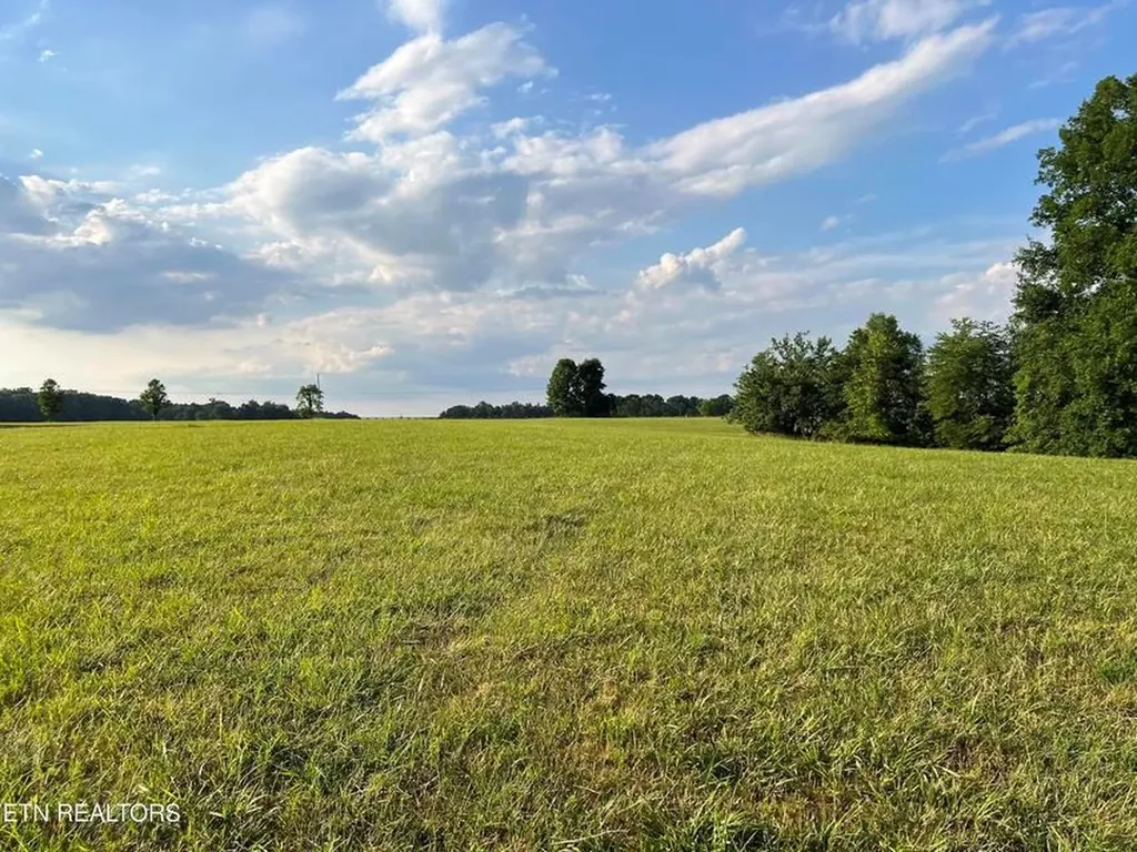 1759 Meister Hills Road Deer Lodge TN 37726