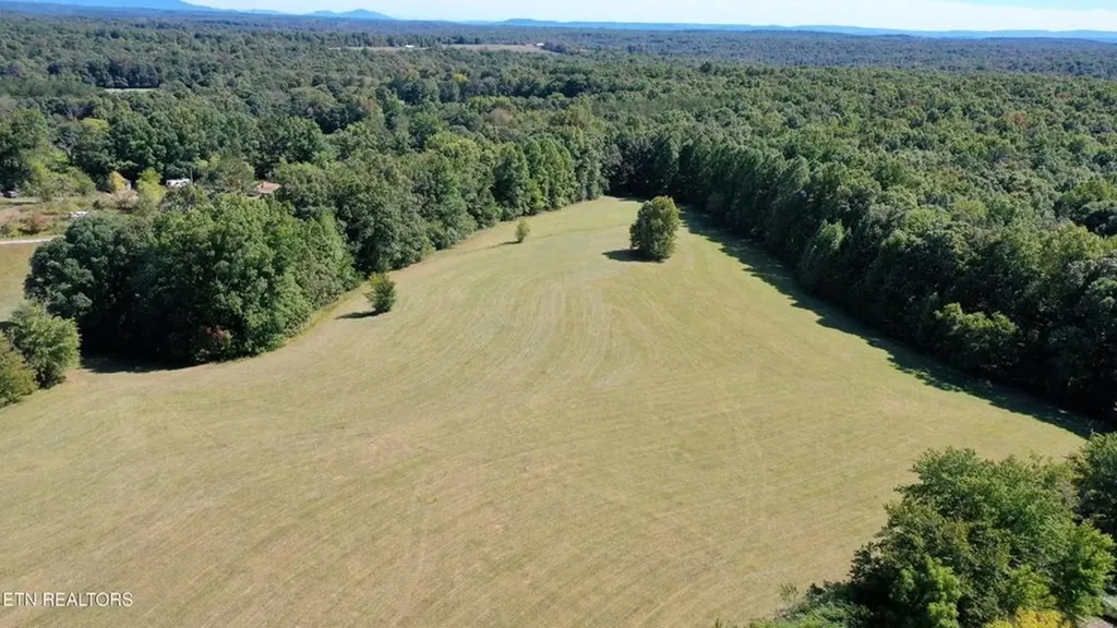 1759 Meister Hills Road Deer Lodge TN 37726