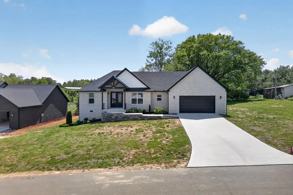 746 Blue Water Drive Cookeville TN 38506