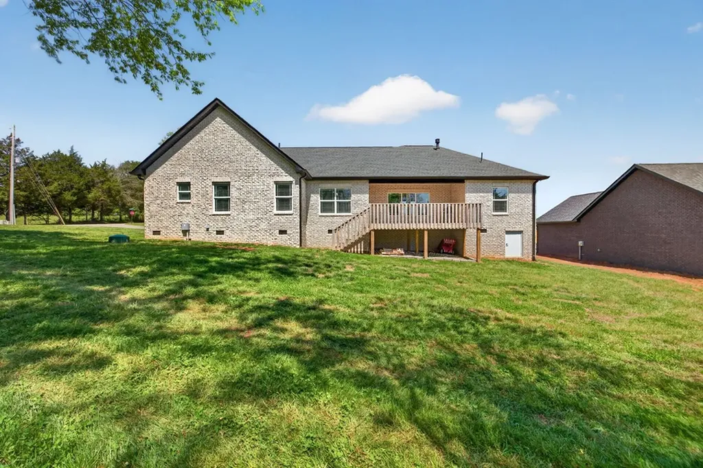746 Blue Water Drive Cookeville TN 38506