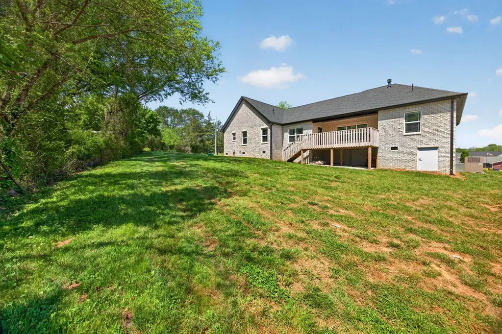 746 Blue Water Drive Cookeville TN 38506