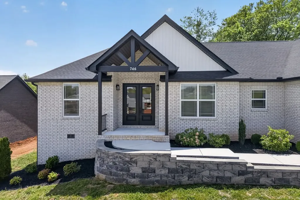 746 Blue Water Drive Cookeville TN 38506