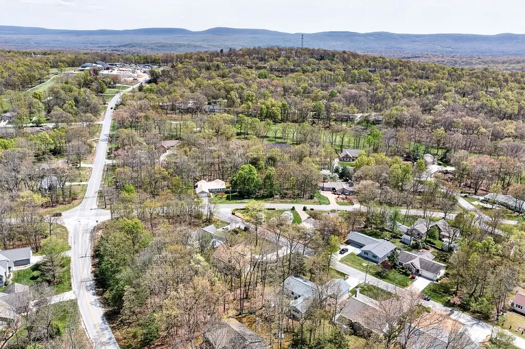 110 Britton Crossville TN 38558
