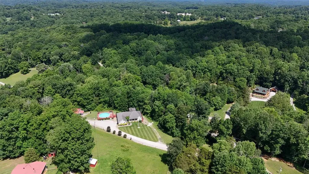 211 Cave Valley Road Byrdstown TN 38549