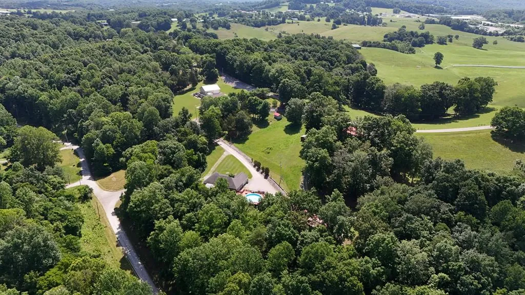 211 Cave Valley Road Byrdstown TN 38549