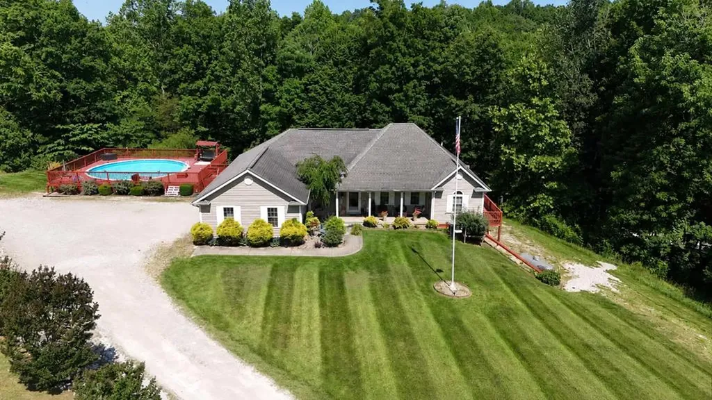 211 Cave Valley Road Byrdstown TN 38549