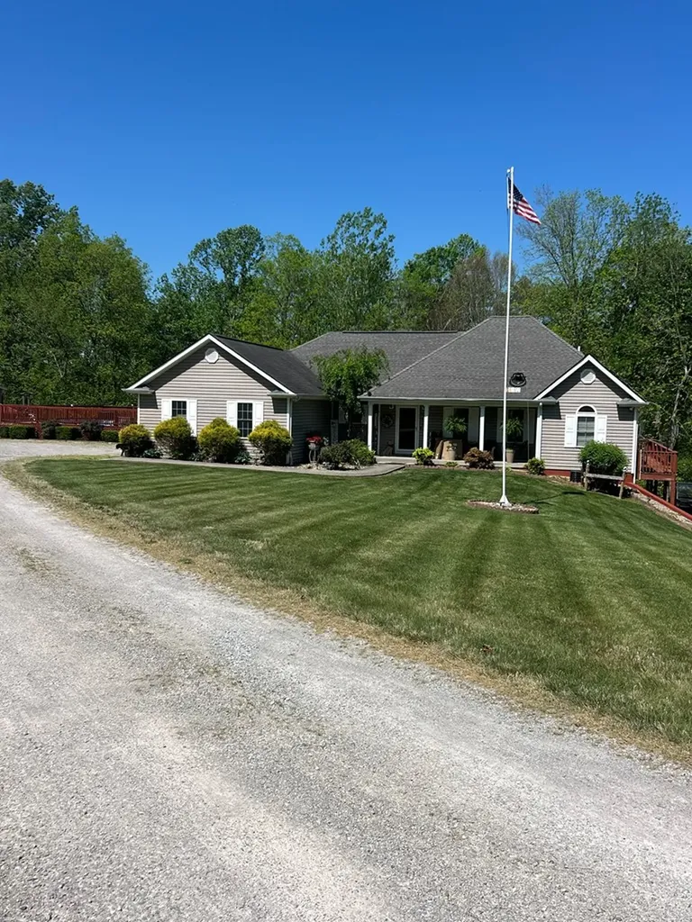 211 Cave Valley Road Byrdstown TN 38549