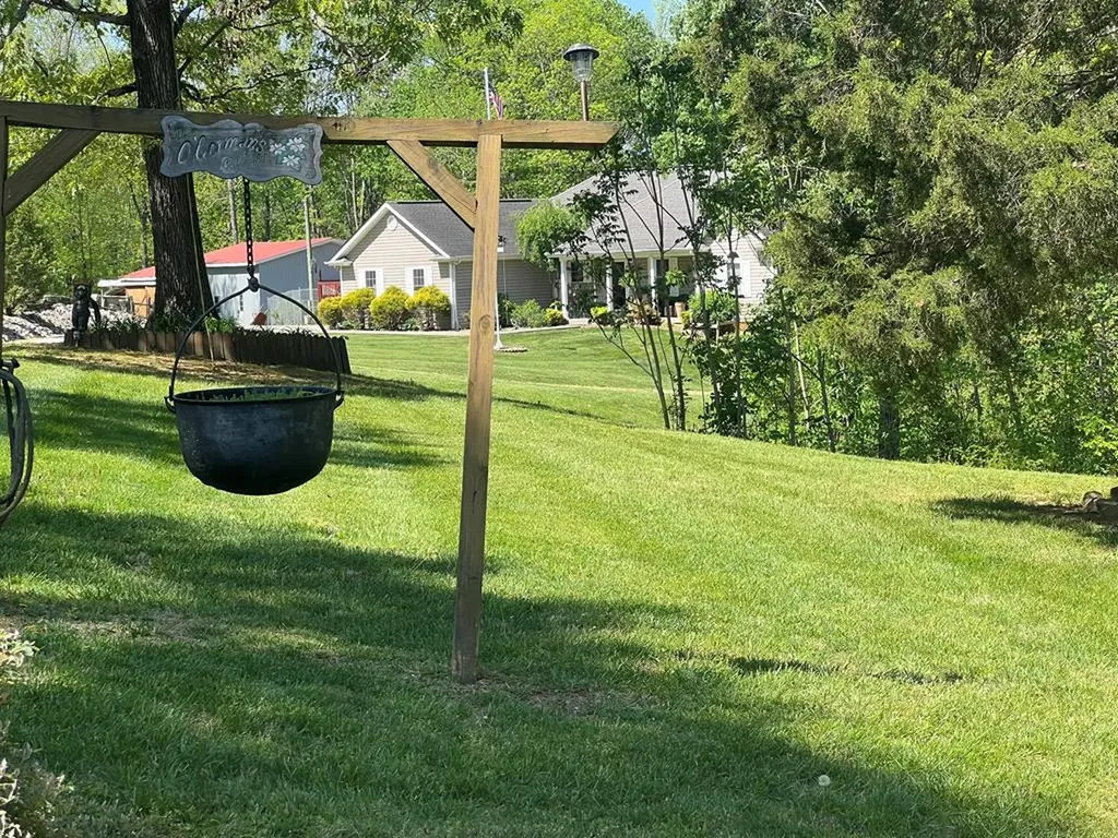211 Cave Valley Road Byrdstown TN 38549