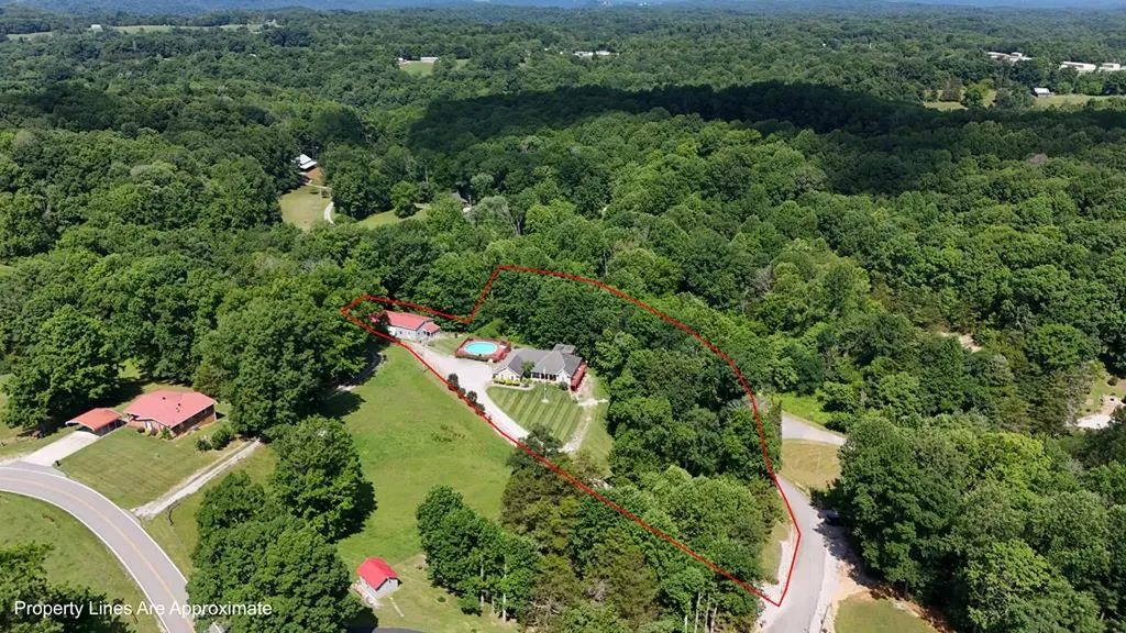211 Cave Valley Road Byrdstown TN 38549