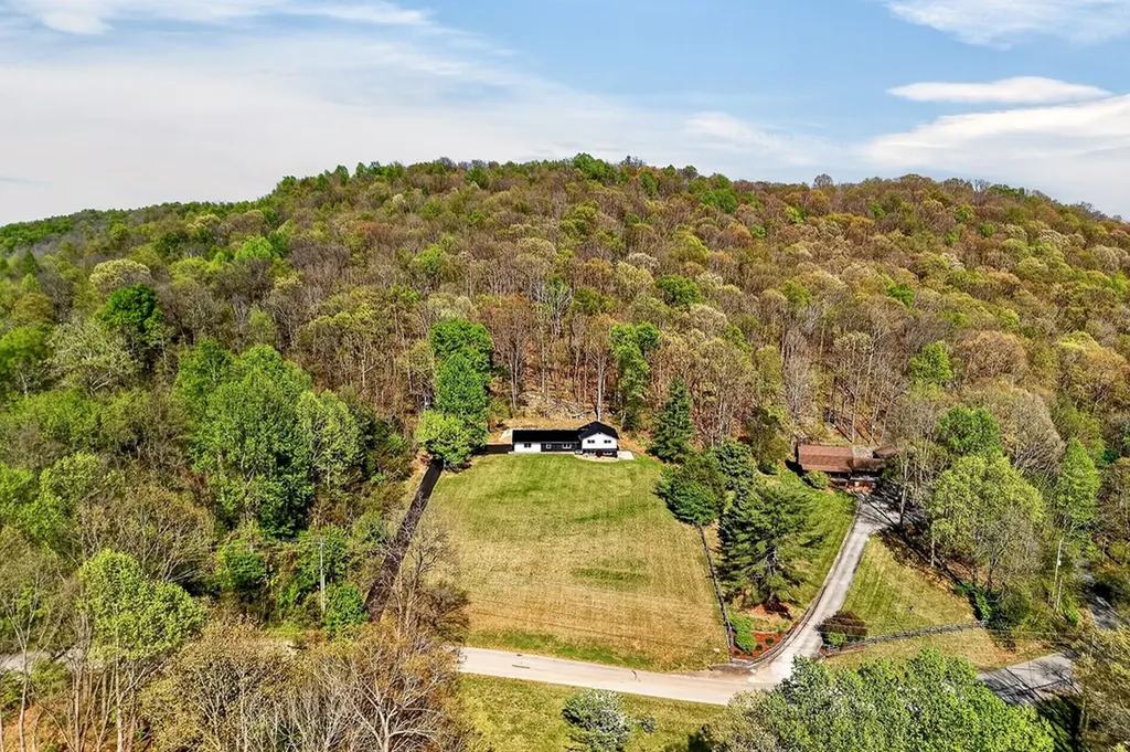 2260 Browns Mill Road Cookeville TN 38506