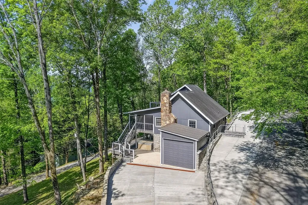 1097 Floating Mill Village Road Silver Point TN 38582-7906