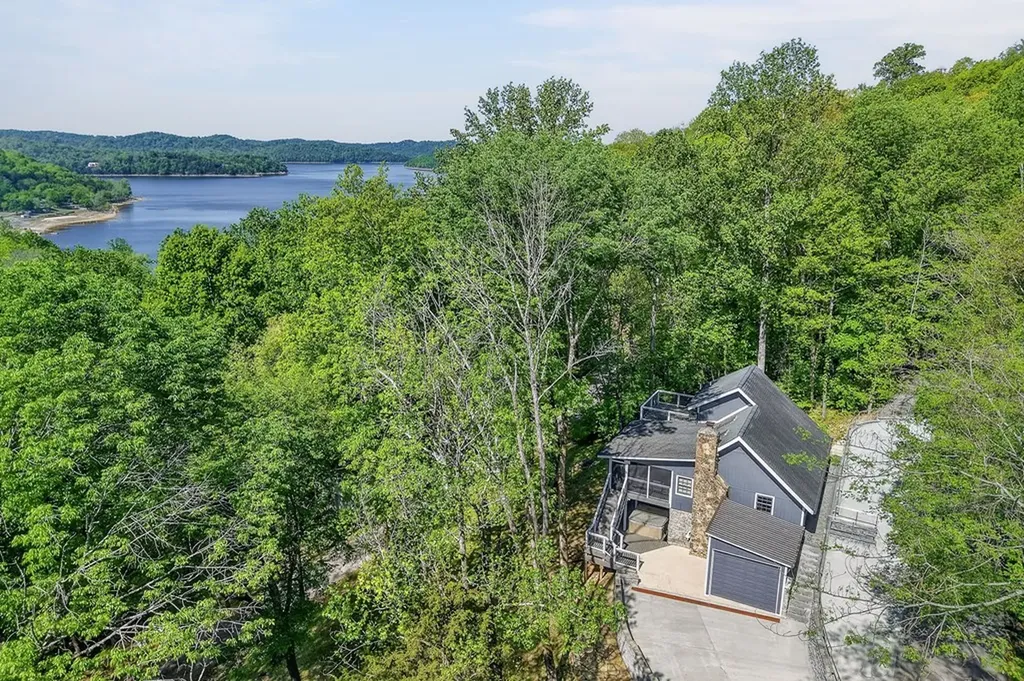 1097 Floating Mill Village Road Silver Point TN 38582-7906