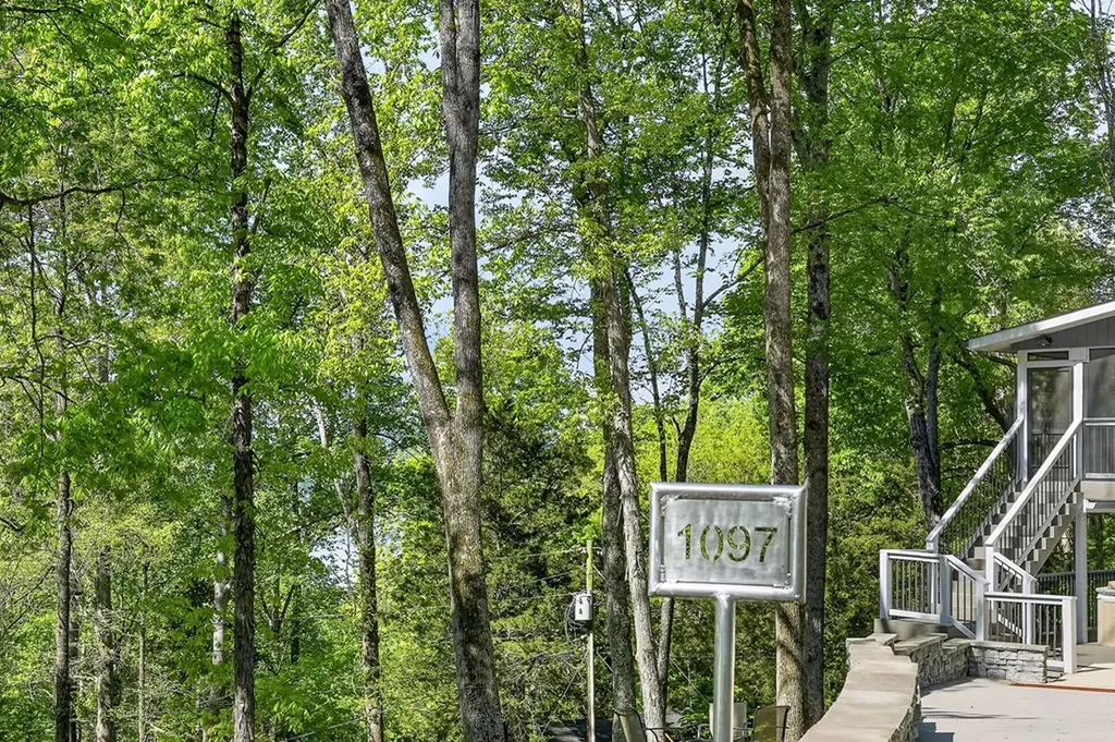 1097 Floating Mill Village Road Silver Point TN 38582-7906