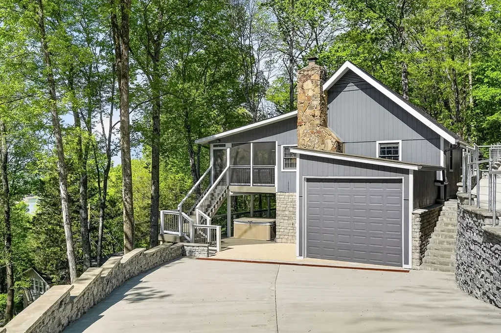 1097 Floating Mill Village Road Silver Point TN 38582-7906