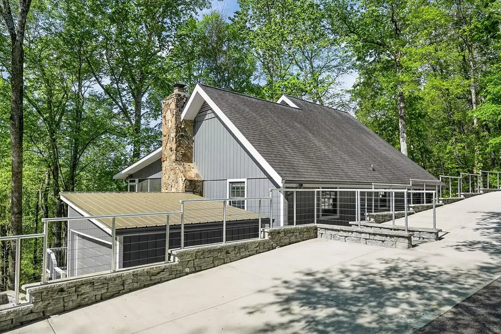1097 Floating Mill Village Road Silver Point TN 38582-7906