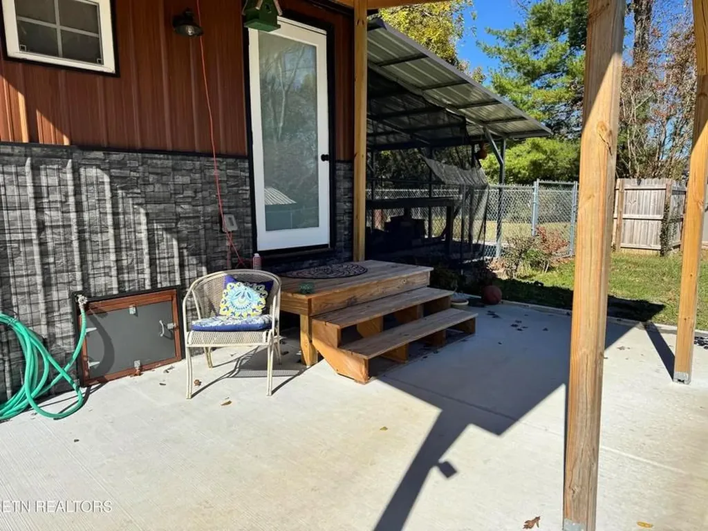 28 Cottage Street Crossville TN 38571-1251