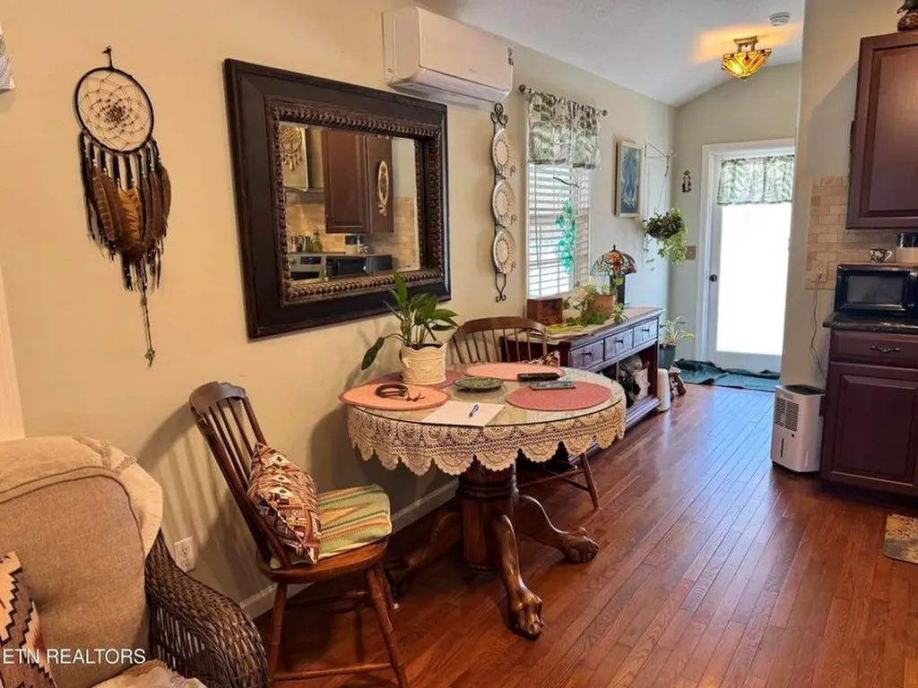 28 Cottage Street Crossville TN 38571-1251