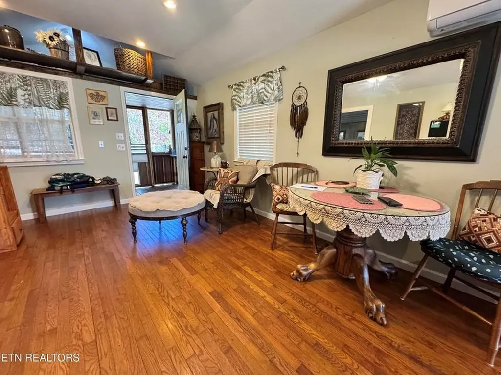 28 Cottage Street Crossville TN 38571-1251