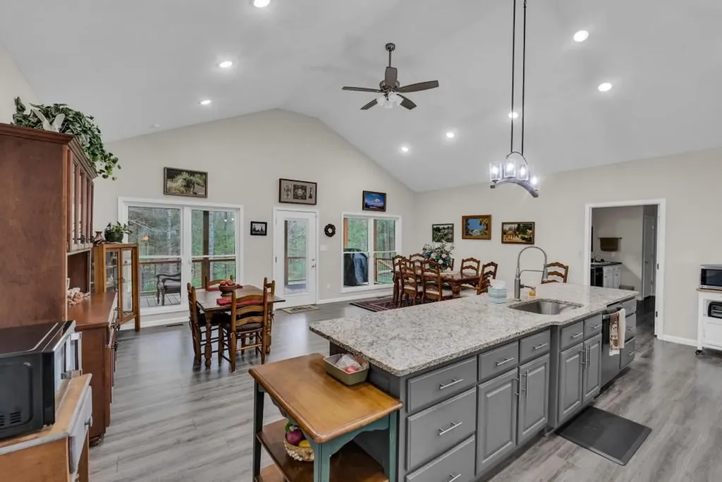 4282 Standing Rock Road Jamestown TN 38556