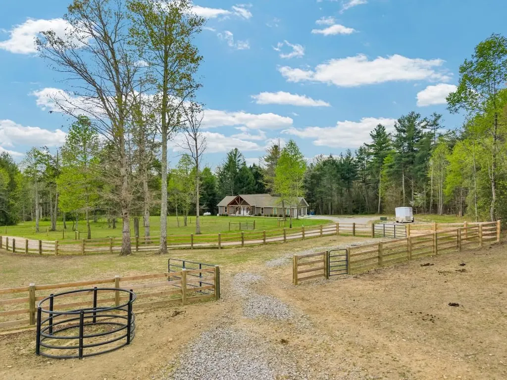 4282 Standing Rock Road Jamestown TN 38556