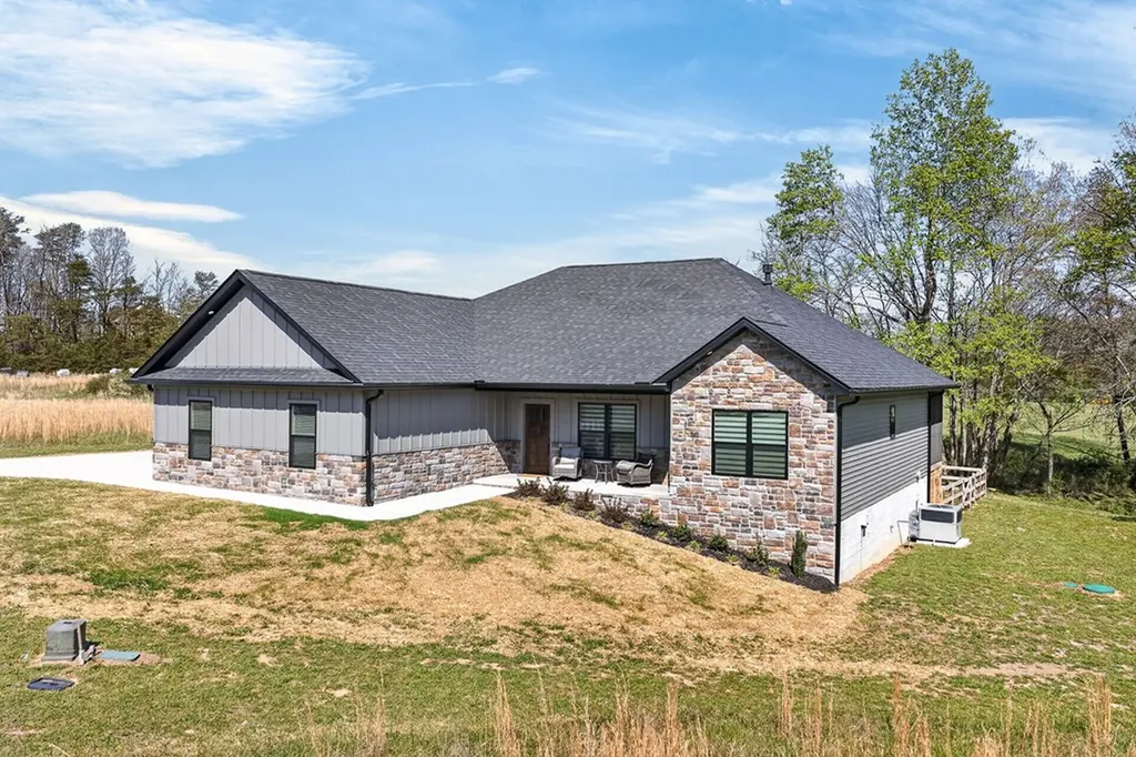227 Suzie Court Crossville TN 38555
