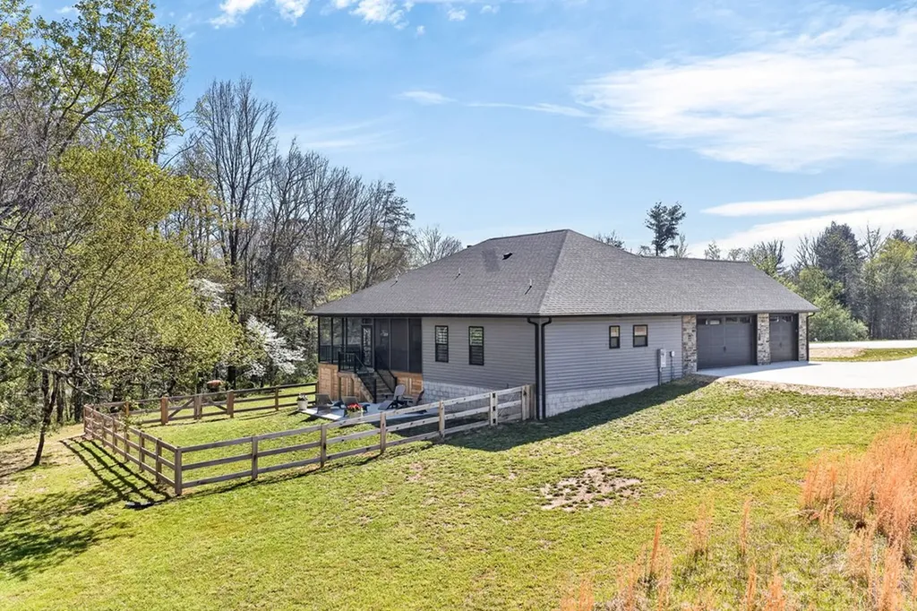 227 Suzie Court Crossville TN 38555